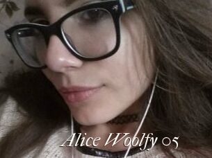 Alice_Woolfy_05