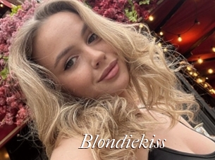 Blondiekiss