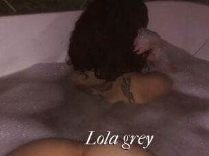 Lola_grey