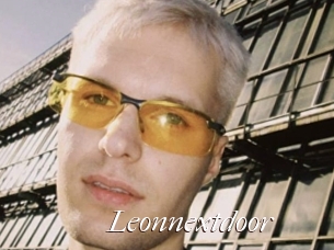 Leonnextdoor