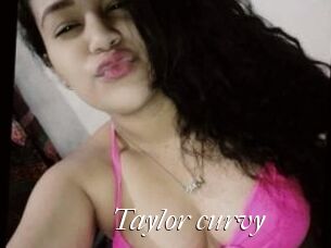 Taylor_curvy