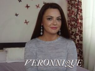 VERONNIQUE_